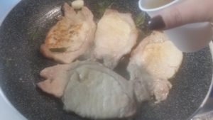 Scaloppine di arista al vino bianco e salvia