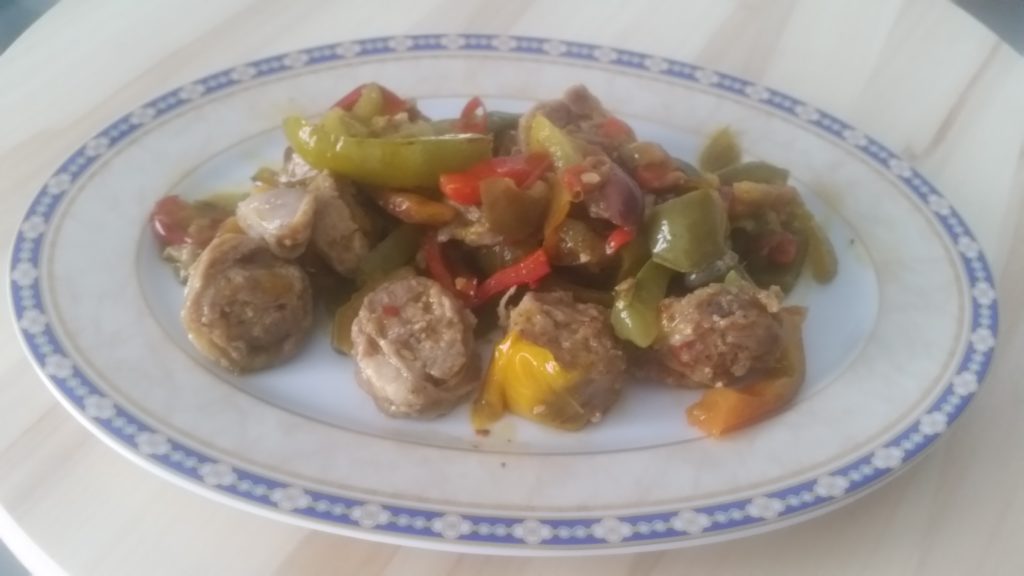 Salsiccia e peperoni in padella