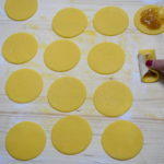 fiocchetti di pasta frolla con marmellata