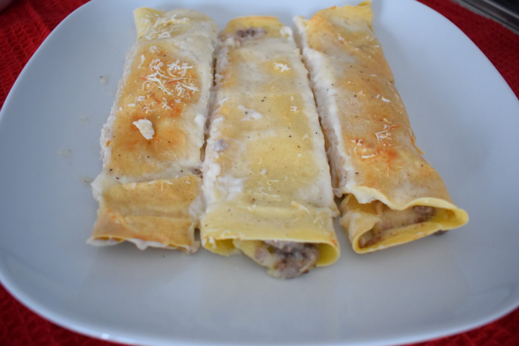 Crepes con besciamella e carne macinata