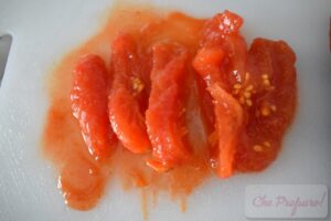 Pasta con seppioline, pomodori e olive