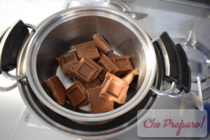 Croccante alle nocciole ricoperto di cioccolato 11 Croccante alle nocciole ricoperto di cioccolato