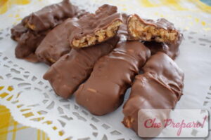 Croccante alle nocciole ricoperto di cioccolato 13 Croccante alle nocciole ricoperto di cioccolato