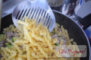 Pasta salsiccia zucchine stracchino